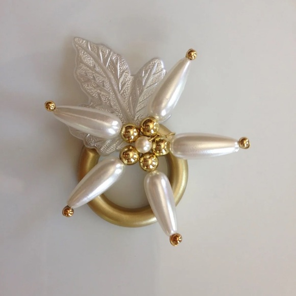 Nwt Set of 8 handmade beaded floral napkin holders napkin rings - Picture 2 of 4